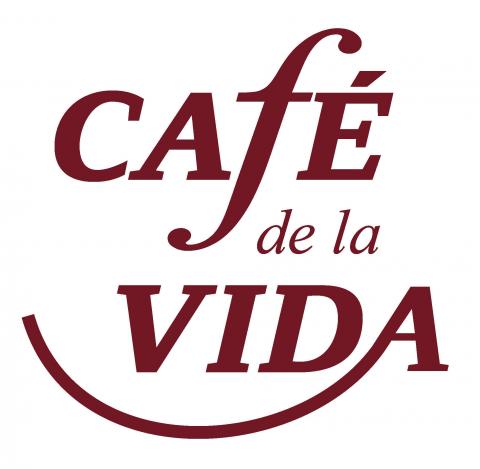 Bild zeigt ein Logo auf dem auf weißem Hintergrund mit roter Schrift 'Café de la Vida' steht