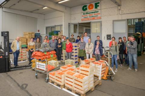   Die Teilnehmenden des Workshops im Grossmarkt Freiburg